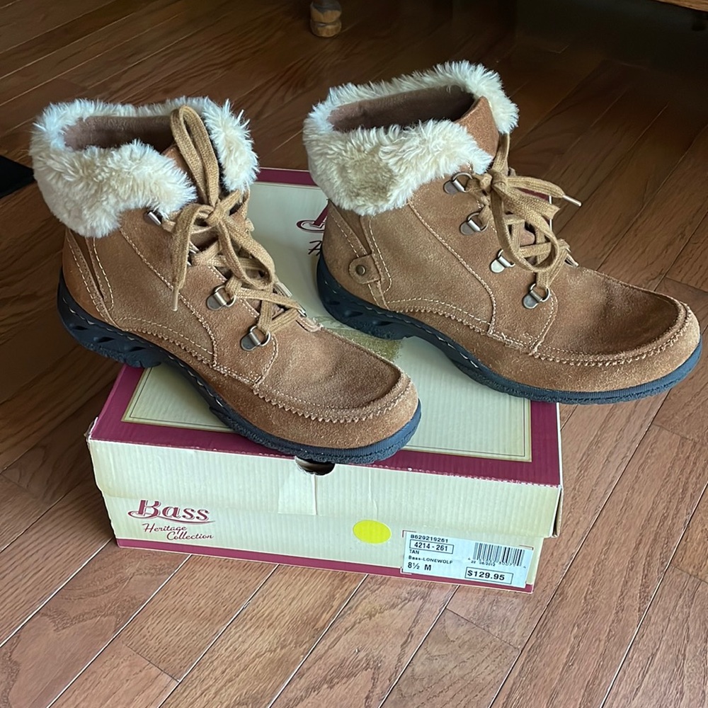 Womens hiking boots